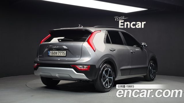 Kia Niro 2022 — photo 2
