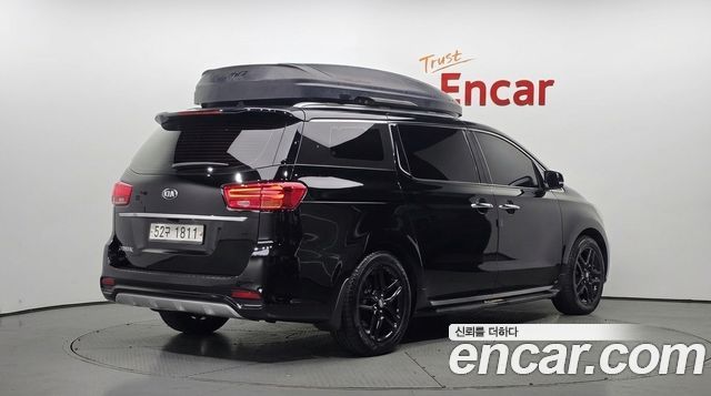 Kia Canival 2019 — photo 2