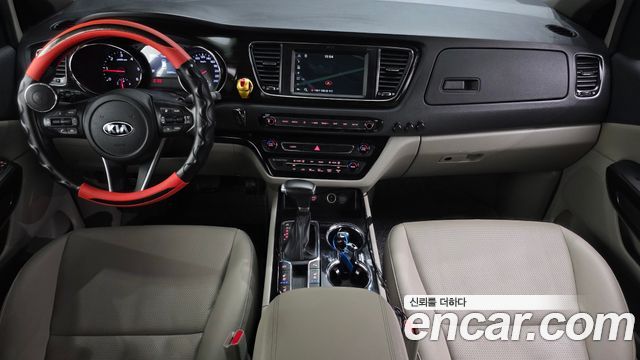 Kia Canival 2019 — photo 10