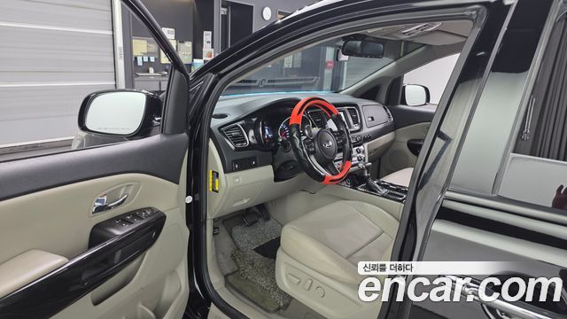 Kia Canival 2019 — photo 13