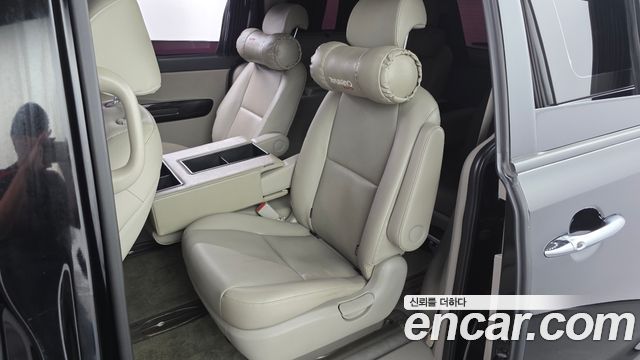 Kia Canival 2019 — photo 17