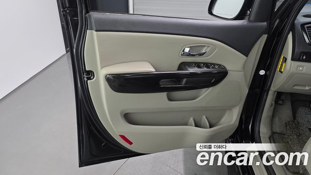 Kia Canival 2019 — photo 14