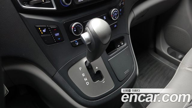 Hyundai Starex 2018 — photo 12
