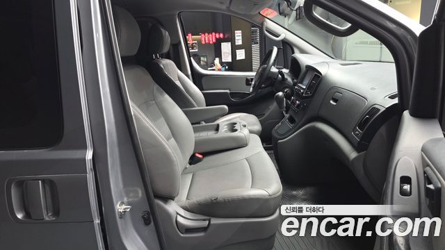 Hyundai Starex 2018 — photo 17