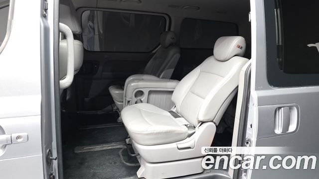 Hyundai Starex 2018 — photo 16