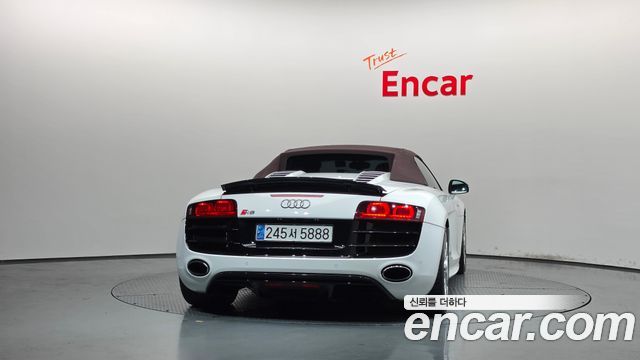 Audi R8 2012 — photo 4