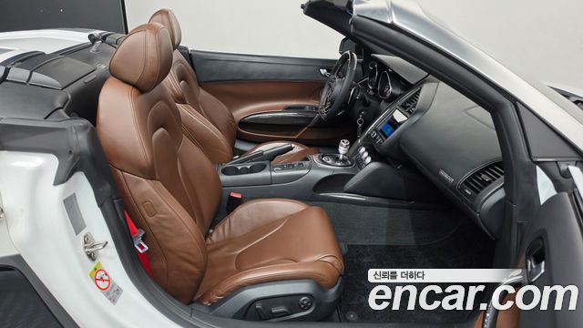 Audi R8 2012 — photo 10