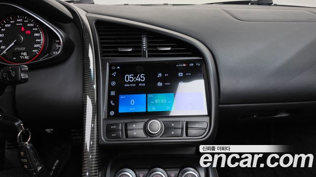 Audi R8 2012 — photo 11