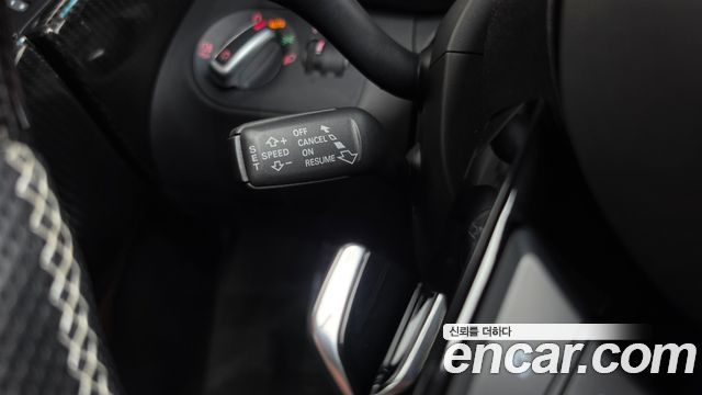 Audi R8 2012 — photo 17
