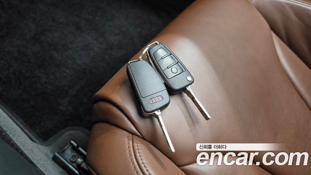 Audi R8 2012 — photo 18