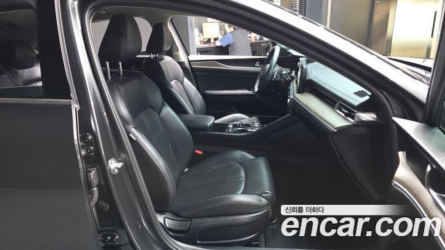 Kia K5 2023 — photo 17