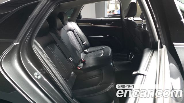 Kia K5 2023 — photo 18