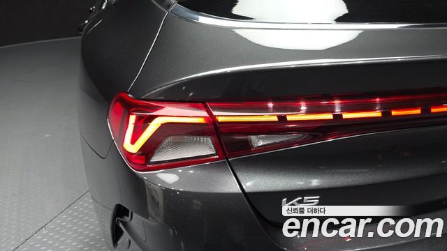 Kia K5 2023 — photo 9