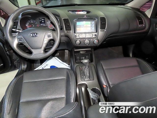 Kia K3 2015 — photo 10