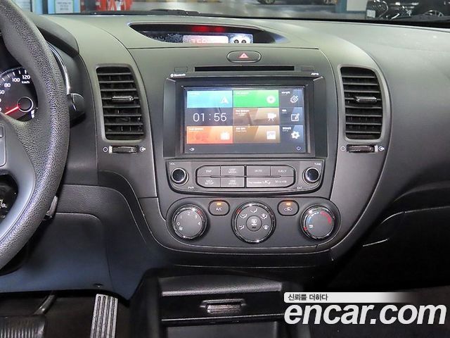 Kia K3 2015 — photo 11