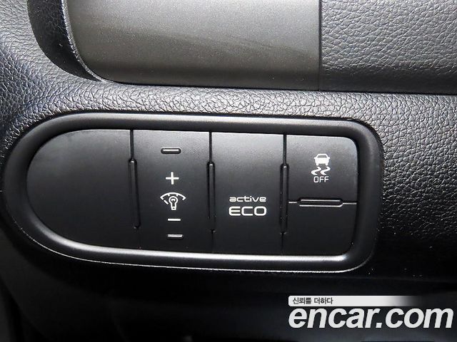 Kia K3 2015 — photo 14