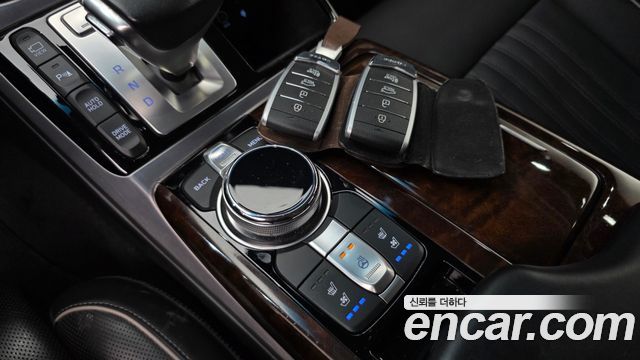 Genesis EQ900 2016 — photo 24
