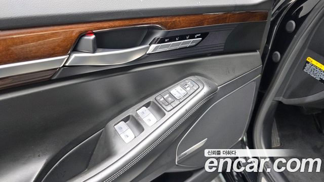 Genesis EQ900 2016 — photo 31