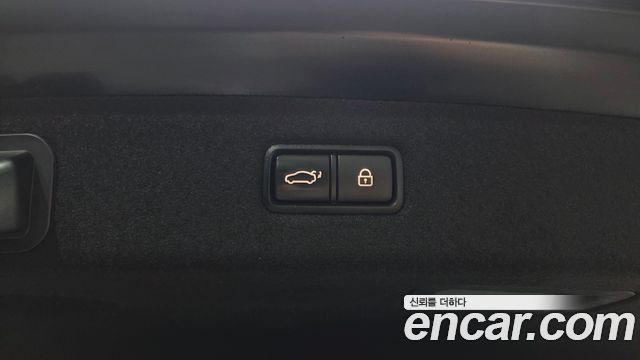 Genesis EQ900 2016 — photo 32