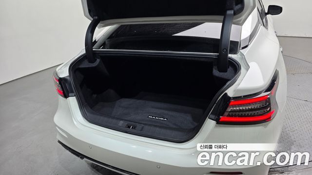 Nissan Maxima 2019 — photo 32