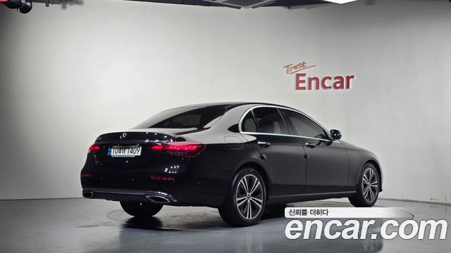 Mercedes-Benz E-Class 2021 — photo 2