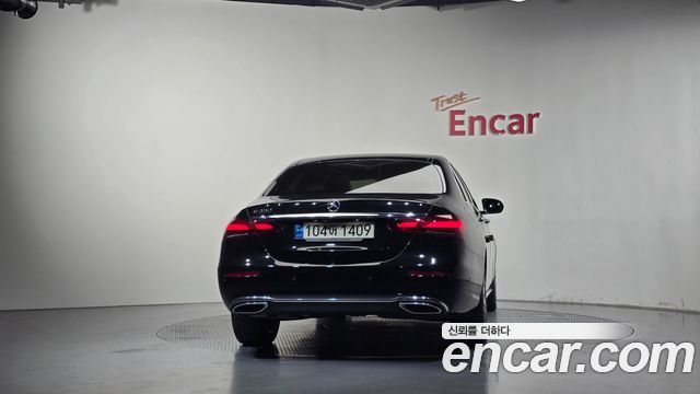 Mercedes-Benz E-Class 2021 — photo 4