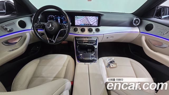 Mercedes-Benz E-Class 2021 — photo 10