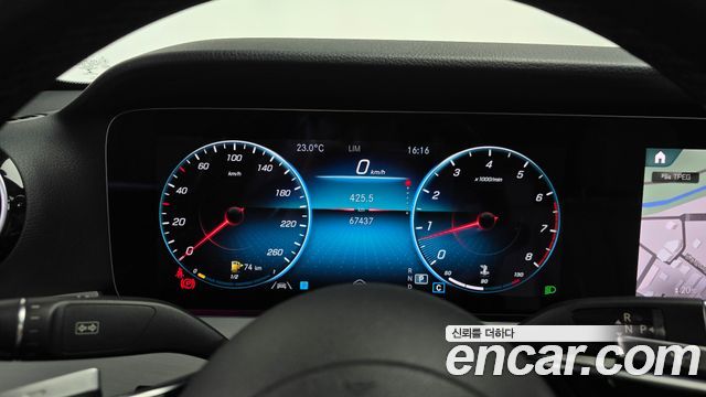 Mercedes-Benz E-Class 2021 — photo 11