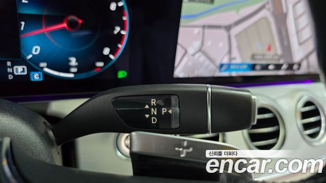 Mercedes-Benz E-Class 2021 — photo 12