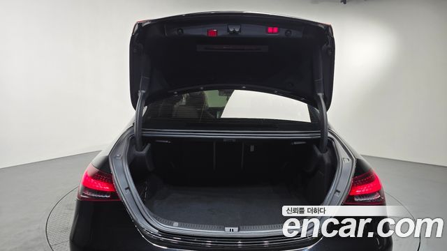 Mercedes-Benz E-Class 2021 — photo 23