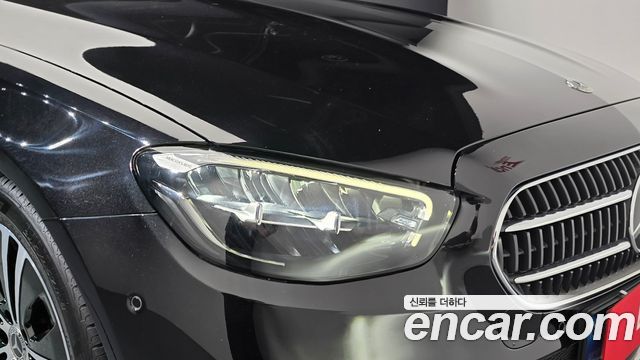 Mercedes-Benz E-Class 2021 — photo 8