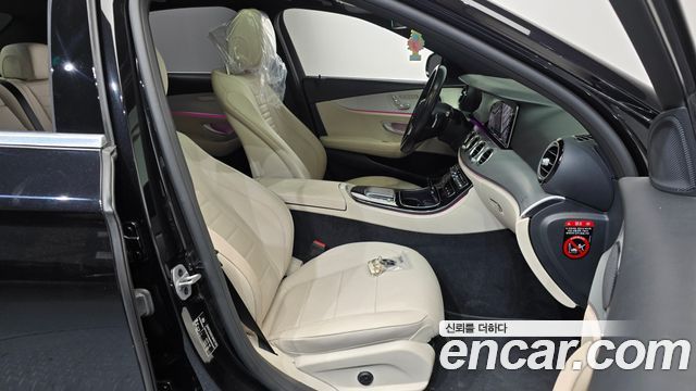 Mercedes-Benz E-Class 2021 — photo 16