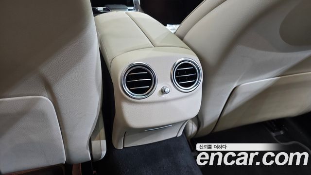 Mercedes-Benz E-Class 2021 — photo 28