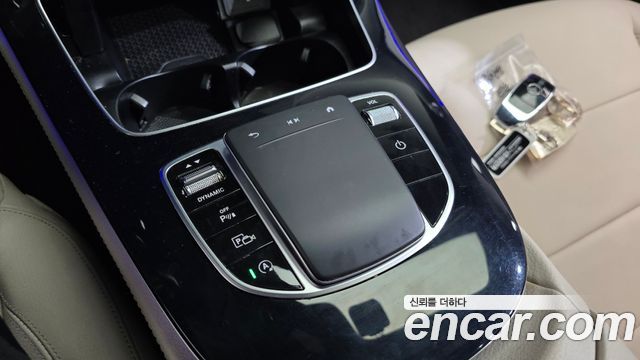 Mercedes-Benz E-Class 2021 — photo 31