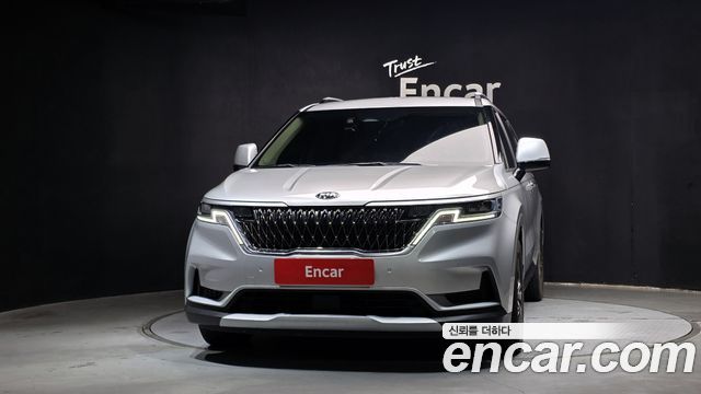 Kia Canival 2021 — photo 3