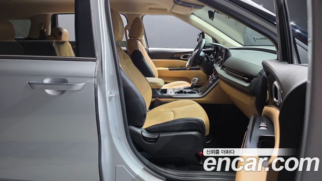 Kia Canival 2021 — photo 11