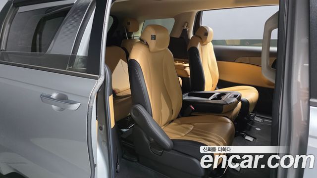 Kia Canival 2021 — photo 12