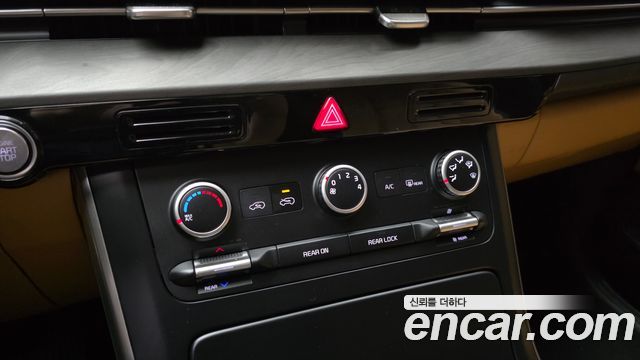 Kia Canival 2021 — photo 16