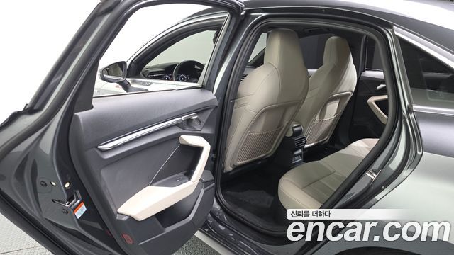 Audi A3 2023 — photo 16