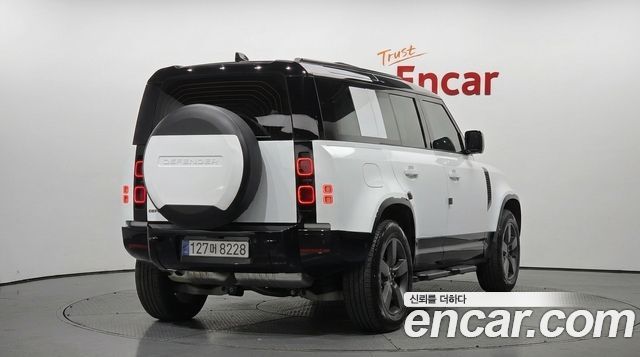 Land Rover Defender 2025 — photo 2