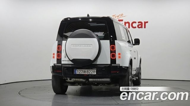 Land Rover Defender 2025 — photo 4