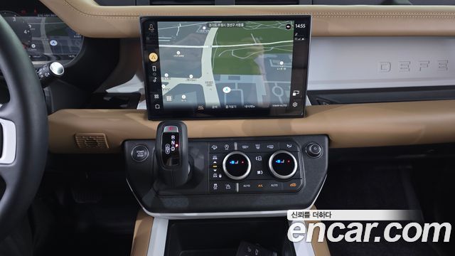 Land Rover Defender 2025 — photo 19