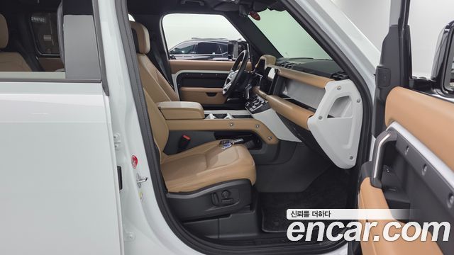 Land Rover Defender 2025 — photo 16