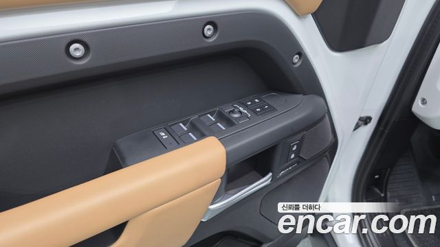 Land Rover Defender 2025 — photo 30