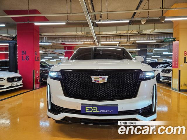Cadillac Escalade 2023 — photo 1