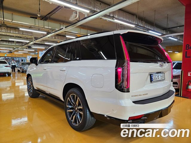 Cadillac Escalade 2023 — photo 2