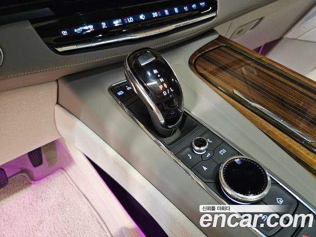 Cadillac Escalade 2023 — photo 9