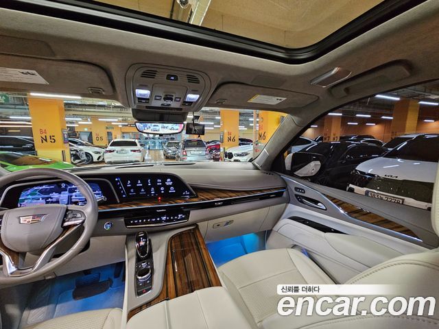 Cadillac Escalade 2023 — photo 11