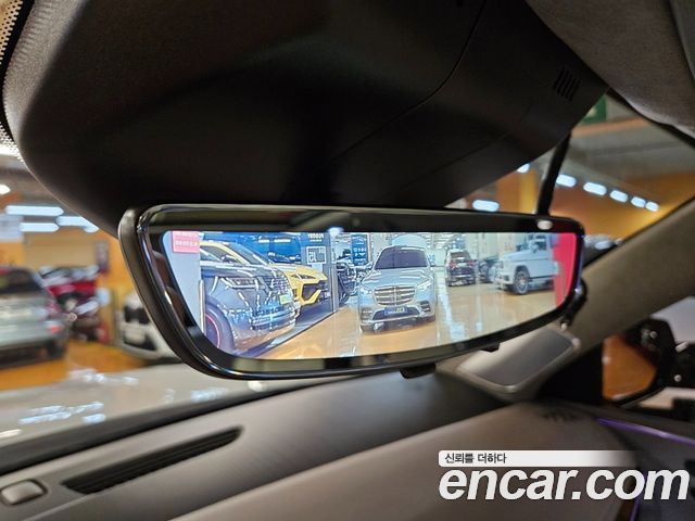 Cadillac Escalade 2023 — photo 17