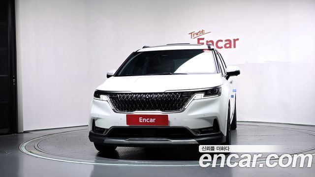 Kia Canival 2023 — photo 3